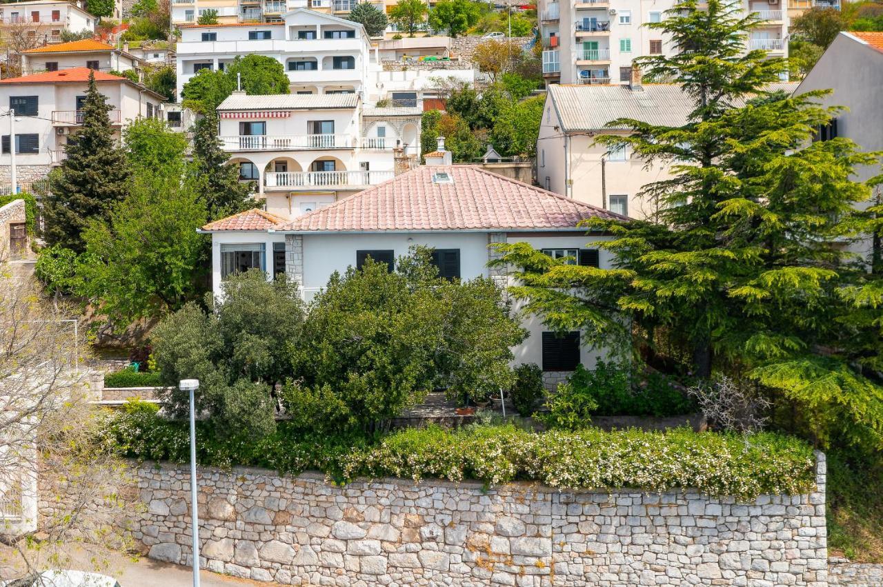 Apartments By The Beach Adela Senj Senj  Eksteriør billede