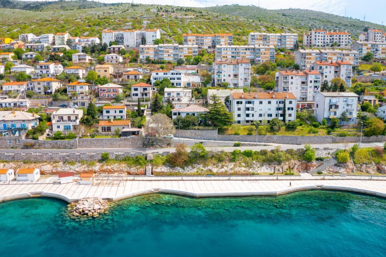Apartments By The Beach Adela Senj Senj  Eksteriør billede