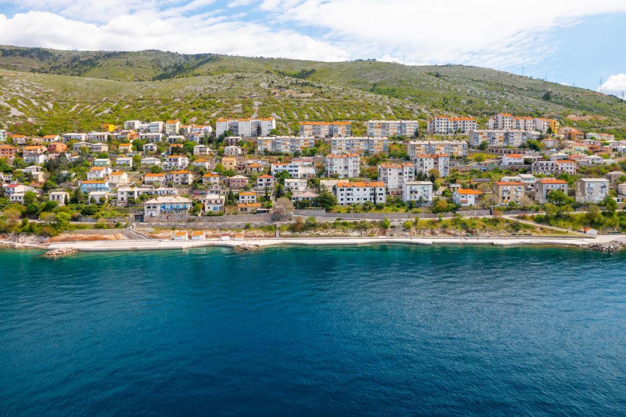 Apartments By The Beach Adela Senj Senj  Eksteriør billede